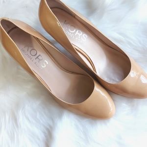 Michael Kors nude glossy heels size 8